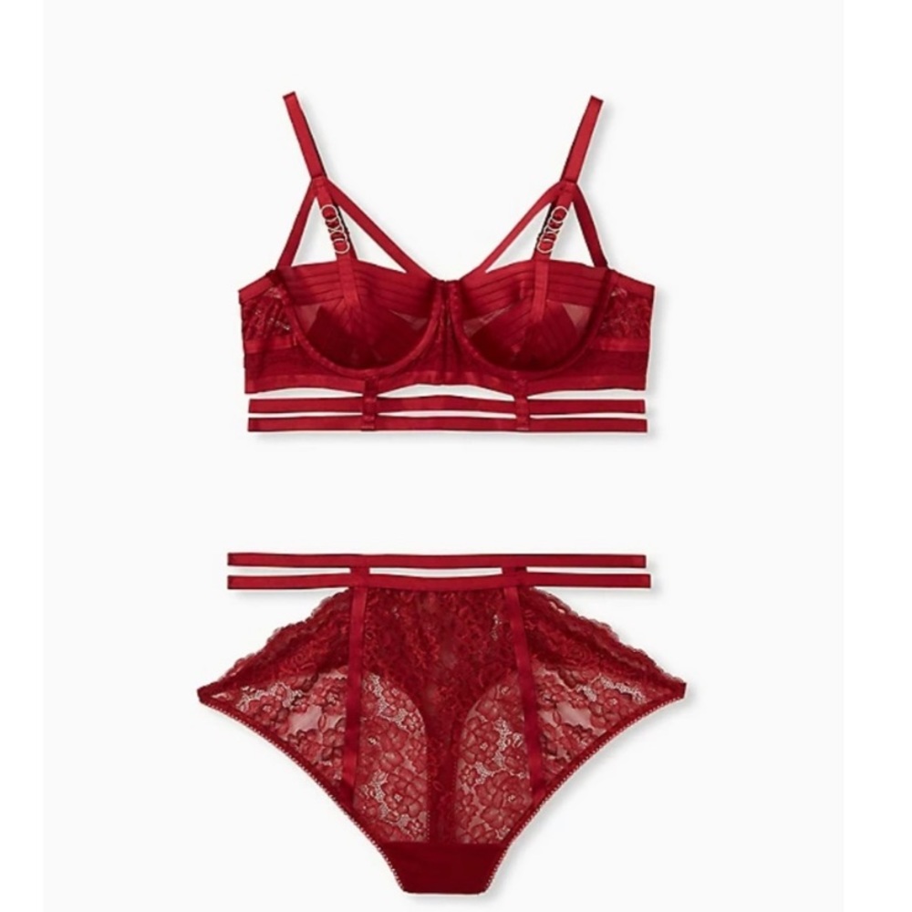 BLUE Torrid strappy bralette and panties